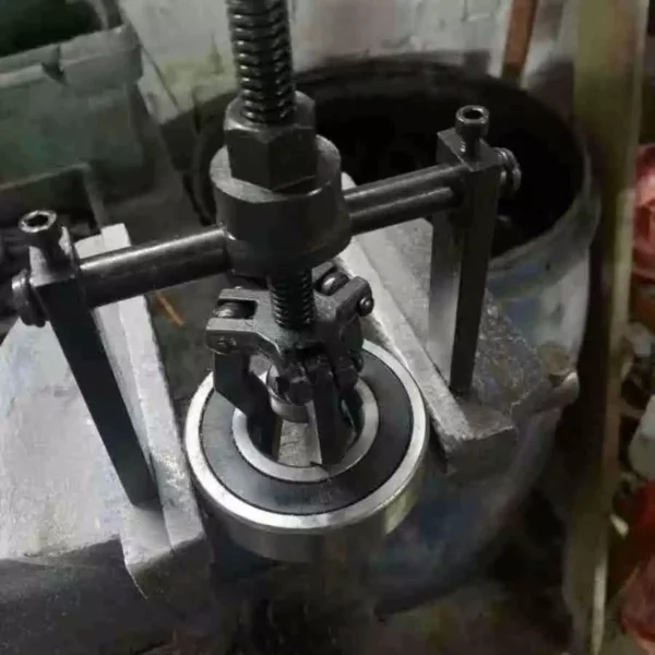 Internal Bearing Puller – 3-Jaw Gear Wheel Extractor for Motorcycle & Automotive Use